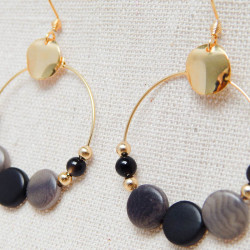 Boucles d'oreilles dorées en ivoire végétal grises et noires