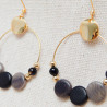 Boucles d'oreilles dorées en ivoire végétal grises et noires