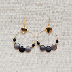 Boucles d'oreilles dorées en ivoire végétal grises et noires