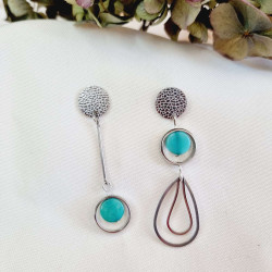 Boucles d'oreilles asymetriques en ivoire végétal et acier inoxydable