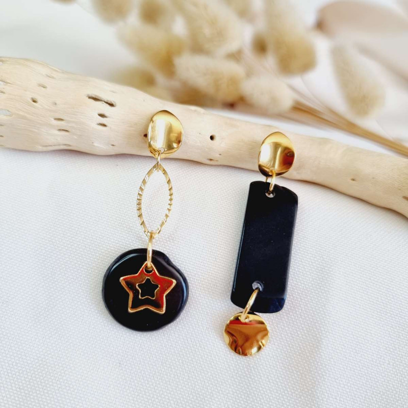 Boucles d'oreilles asymétriques en ivoire végétal, couleurs multiples