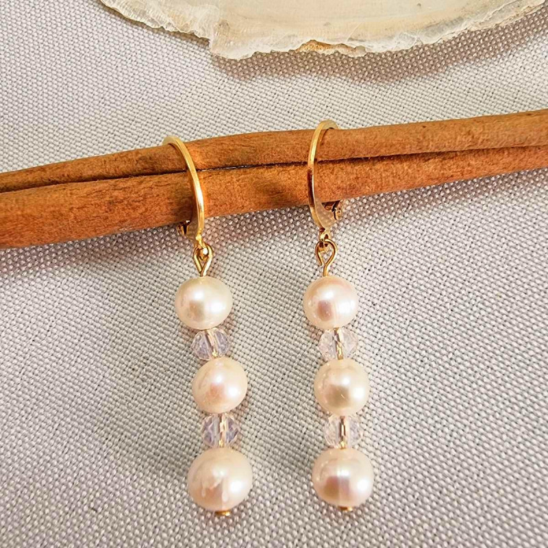 Boucles d'oreilles en acier inoxydable doré et perles d'eau douce Boucles d'oreilles en acier inoxydable doré et perles d'eau douce