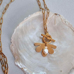 Collier pendentif perles d’eau douce sur chaîne dorée en acier inoxydable