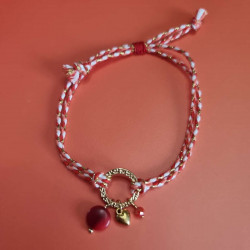 Bracelet réglable composé de breloques en tagua, couleur rouge, et breloque au choix en acier inoxydable